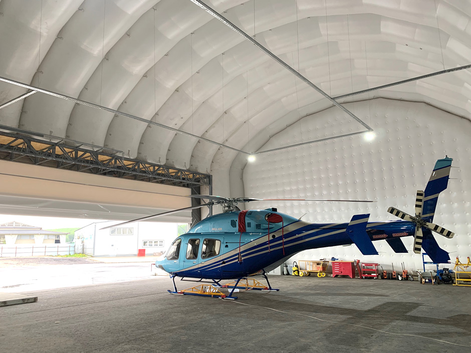Inflatable helicopters hangar