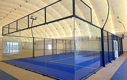 Inflatable building for padel